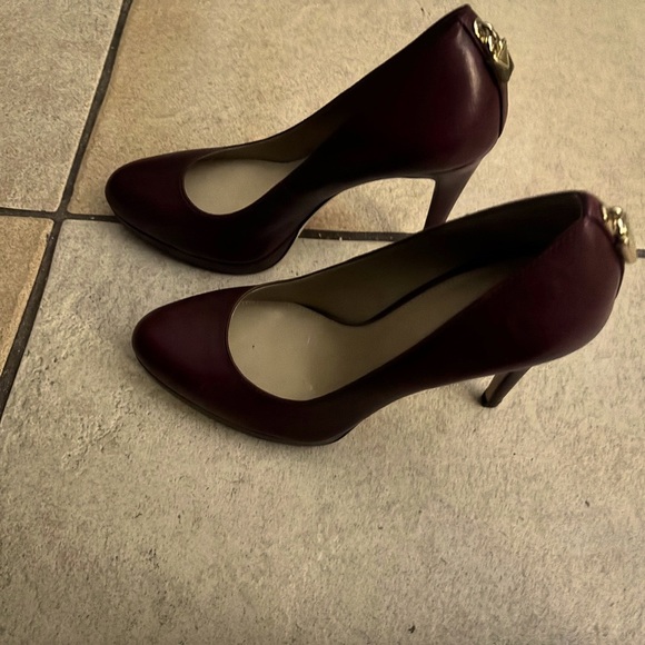 EUC MICHAEL Michael Kors Antoinette Pumps Oxblood/Maroon Size 7 - Picture 4 of 8